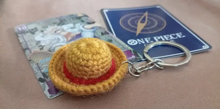 op-keychain-hat-desc-1